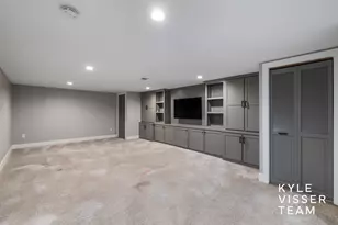 2410 Okemos Dr SE, Grand Rapids, MI 49506 - Photo 32