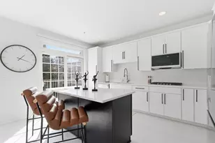 2026 Hazel St, Birmingham, MI 48009 - Photo 4