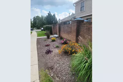 22363 Peachtree, Novi, MI 48375 - Photo 2