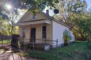 1810 Carroll St, Saginaw, MI 48601 - Photo 4