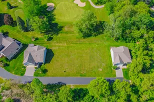 406 Vienna Ln, Fremont, MI 49412 - Photo 2