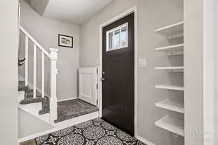 1642 Timberlane Ln NE, Grand Rapids, MI 49505 - Photo 4