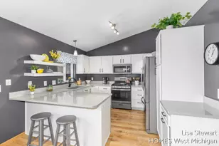 206 Pine Meadow Dr, Belding, MI 48809 - Photo 10