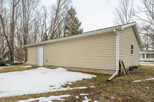 25627 Marquette Rd, Dowagiac, MI 49047 - Photo 28