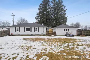 243 E Muskegon Street NE, Cedar Springs, MI 49319 - Photo 28
