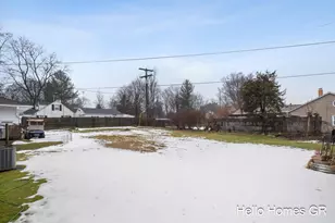 243 E Muskegon Street NE, Cedar Springs, MI 49319 - Photo 30