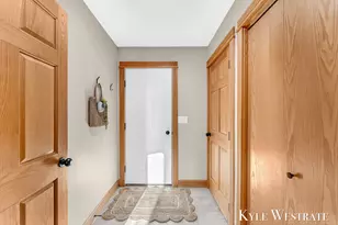 13186 Indigo Ct, Holland, MI 49424 - Photo 2