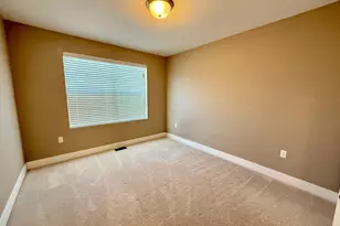 2564 W Towne St, Ann Arbor, MI 48103 - Photo 14