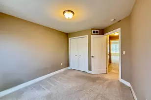 2564 W Towne St, Ann Arbor, MI 48103 - Photo 16