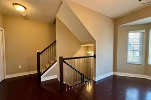 2564 W Towne St, Ann Arbor, MI 48103 - Photo 8