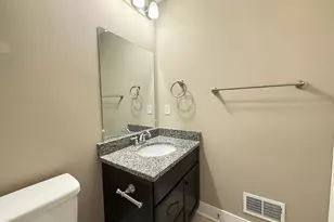 2564 W Towne St, Ann Arbor, MI 48103 - Photo 18