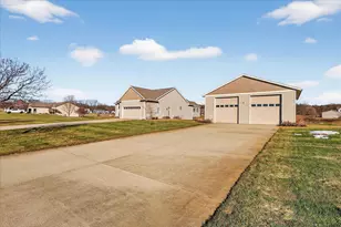 3827 Rabbit River Farms Dr, Dorr, MI 49323 - Photo 4