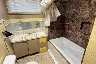 298 Bradford Rd, Benton Harbor, MI 49022 - Photo 12