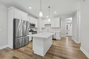 2351 Watertown Way NE, Grand Rapids, MI 49505 - Photo 4