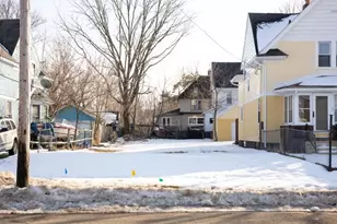 226 Lathrop Ave, Battle Creek, MI 49014 - Photo 1