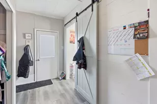 719 N Clinton Ave, Saint Johns, MI 48879 - Photo 14