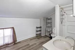 719 N Clinton Ave, Saint Johns, MI 48879 - Photo 18