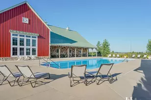 2698 Red Bud Dr, Zeeland, MI 49464 - Photo 4