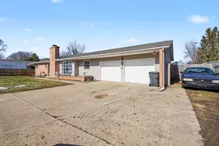 203 E Vienna St, Schoolcraft, MI 49087 - Photo 2