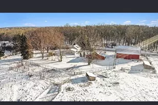 11851 N Crystal Rd, Vestaburg, MI 48891 - Photo 8