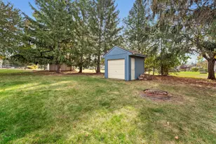 2225 Silvermaple Ct, Wixom, MI 48393 - Photo 4