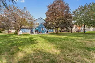 2225 Silvermaple Ct, Wixom, MI 48393 - Photo 30