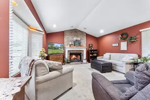 2225 Silvermaple Ct, Wixom, MI 48393 - Photo 12