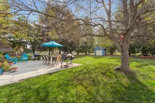 2225 Silvermaple Ct, Wixom, MI 48393 - Photo 28