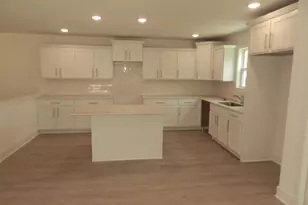 558 Swan River Dr, Benton Harbor, MI 49022 - Photo 8