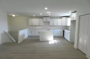 558 Swan River Dr, Benton Harbor, MI 49022 - Photo 4
