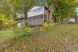 7093 Peninsula Dr NE, Rockford, MI 49341 - Photo 38