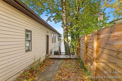 7093 Peninsula Drive NE, Rockford, MI 49341 - Photo 34