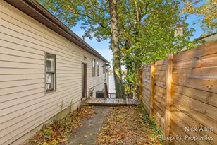 7093 Peninsula Dr NE, Rockford, MI 49341 - Photo 34