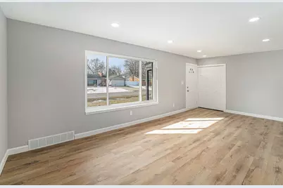 1916 Hollingsworth Drive, Commerce Township, MI 48390 - Photo 2