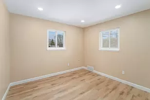 1916 Hollingsworth Dr, Commerce Township, MI 48390 - Photo 12