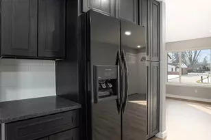 1916 Hollingsworth Dr, Commerce Township, MI 48390 - Photo 6