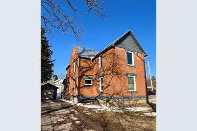 302 W Lincoln Avenue, Ionia, MI 48846 - Photo 2