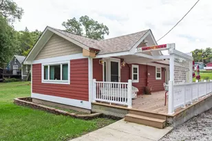 321 E Merchant St, New Buffalo, MI 49117 - Photo 1