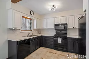 2645 Cascade Rd SE, Grand Rapids, MI 49506 - Photo 14