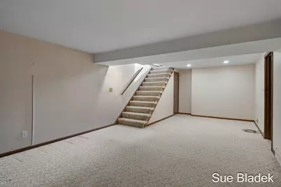 2645 Cascade Road SE, Grand Rapids, MI 49506 - Photo 28