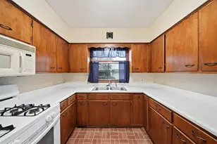 1230 Madison Dr, Adrian, MI 49221 - Photo 14