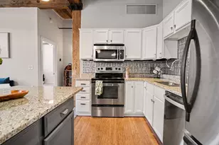 940 Monroe Ave NW, Grand Rapids, MI 49503 - Photo 8