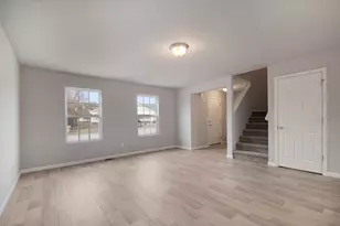 1005 Foxglove Ave, Vicksburg, MI 49097 - Photo 2