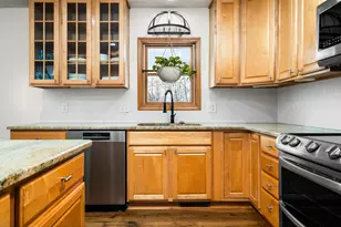 4490 N Squirrel Rd, Auburn Hills, MI 48326 - Photo 22