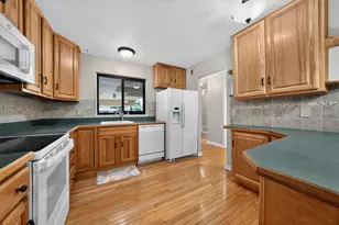 1564 Charter Oak Dr, Rochester Hills, MI 48309 - Photo 8