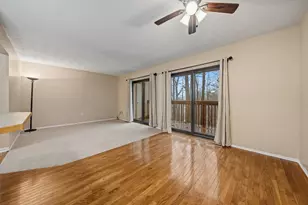 1564 Charter Oak Dr, Rochester Hills, MI 48309 - Photo 2