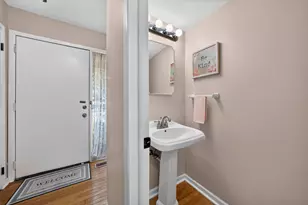 1564 Charter Oak Dr, Rochester Hills, MI 48309 - Photo 10