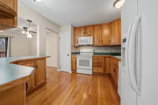 1564 Charter Oak Dr, Rochester Hills, MI 48309 - Photo 6