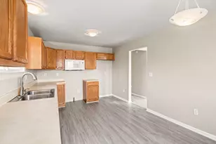 17245 Martin Rd, Roseville, MI 48066 - Photo 12