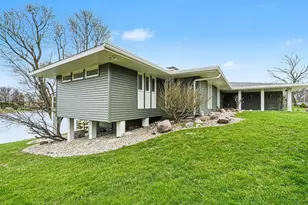 1134 S Lakeside Dr S, Battle Creek, MI 49015 - Photo 8